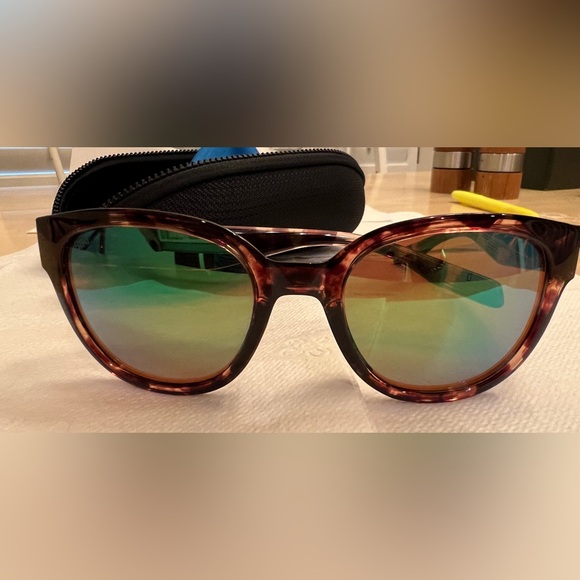 Costa Salina Sunglasses - Excellent Condition!! - Picture 3 of 8